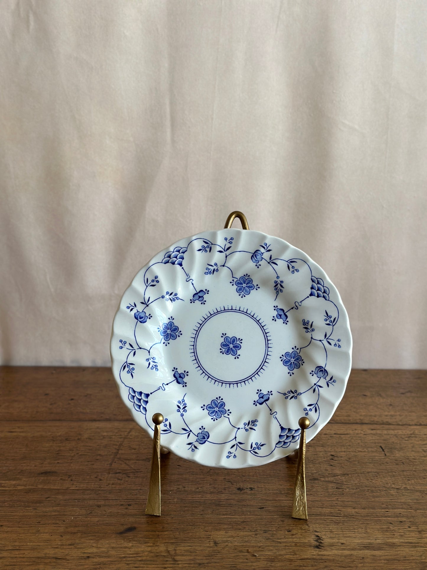 Assiettes fleuries décoratives
