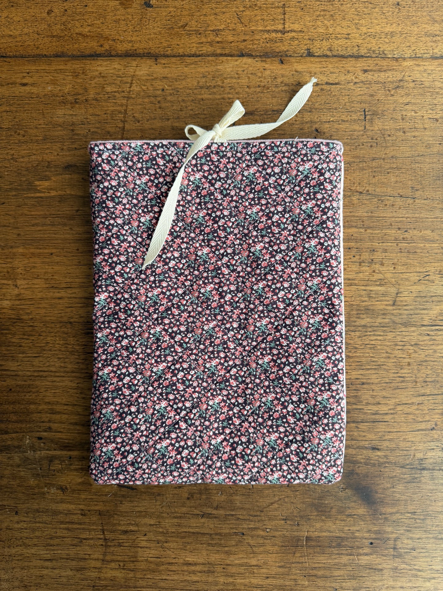 Pochette pour livres/ iPad avec petite roses et fleurs