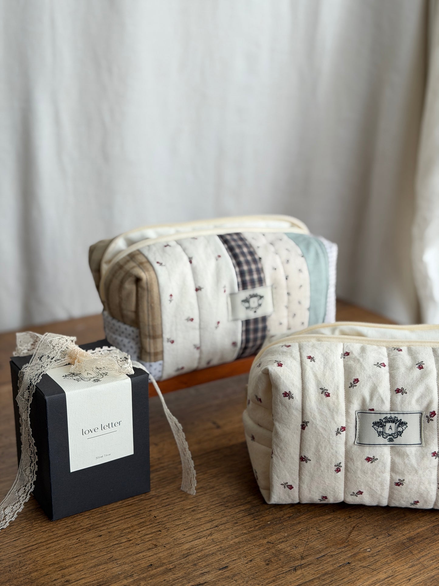 Trousse matelassé à fleurs