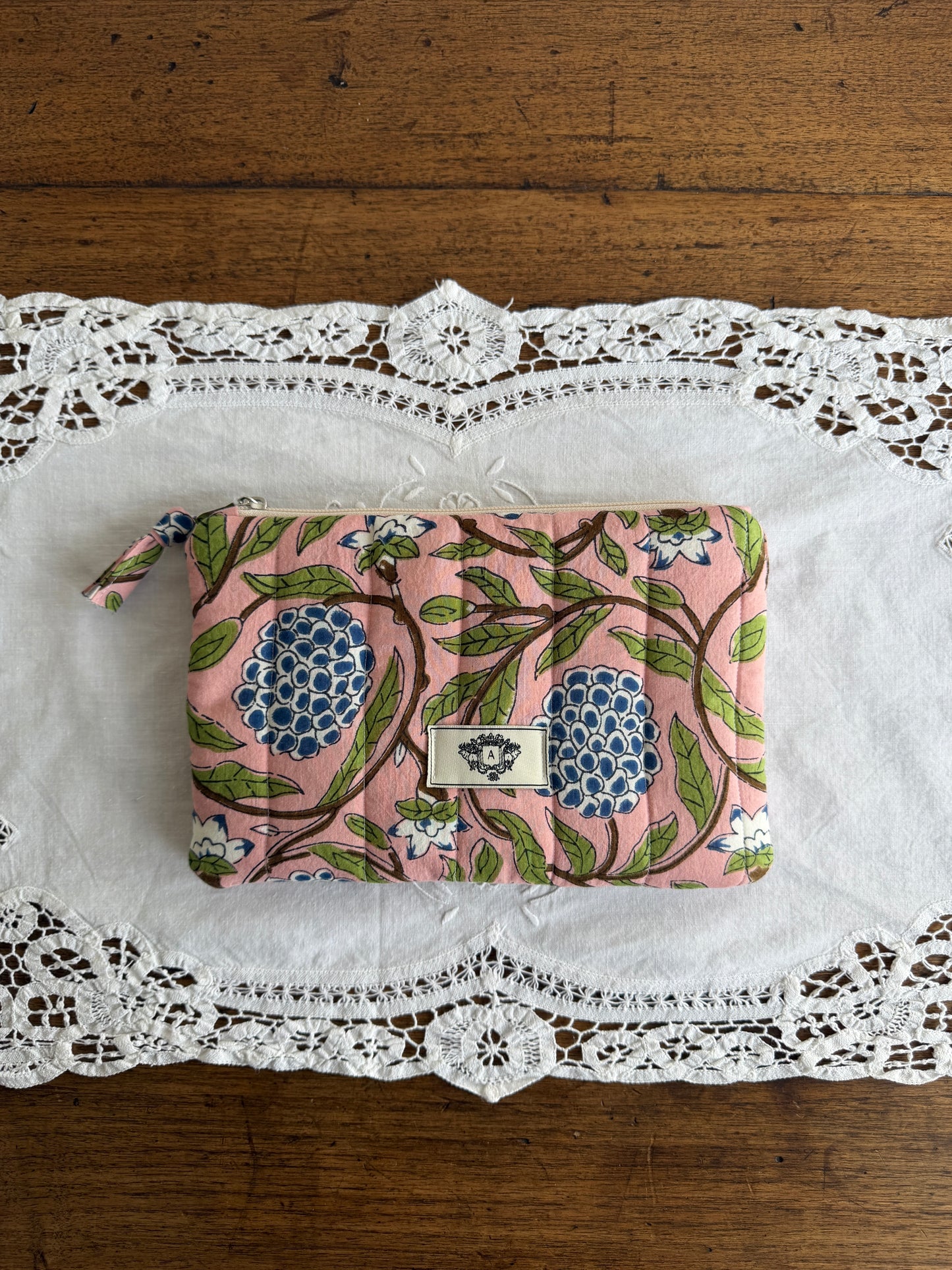 Pochette rose à motif