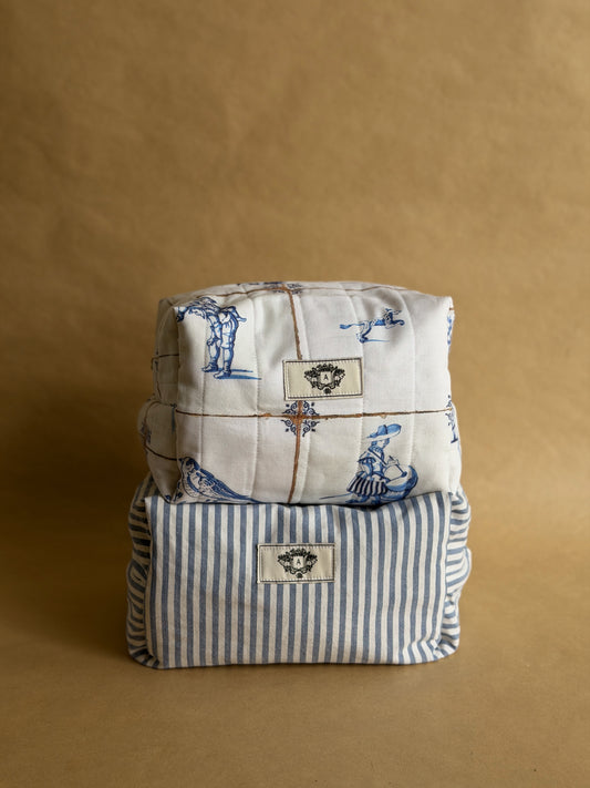 Trousse bleue et blanche
