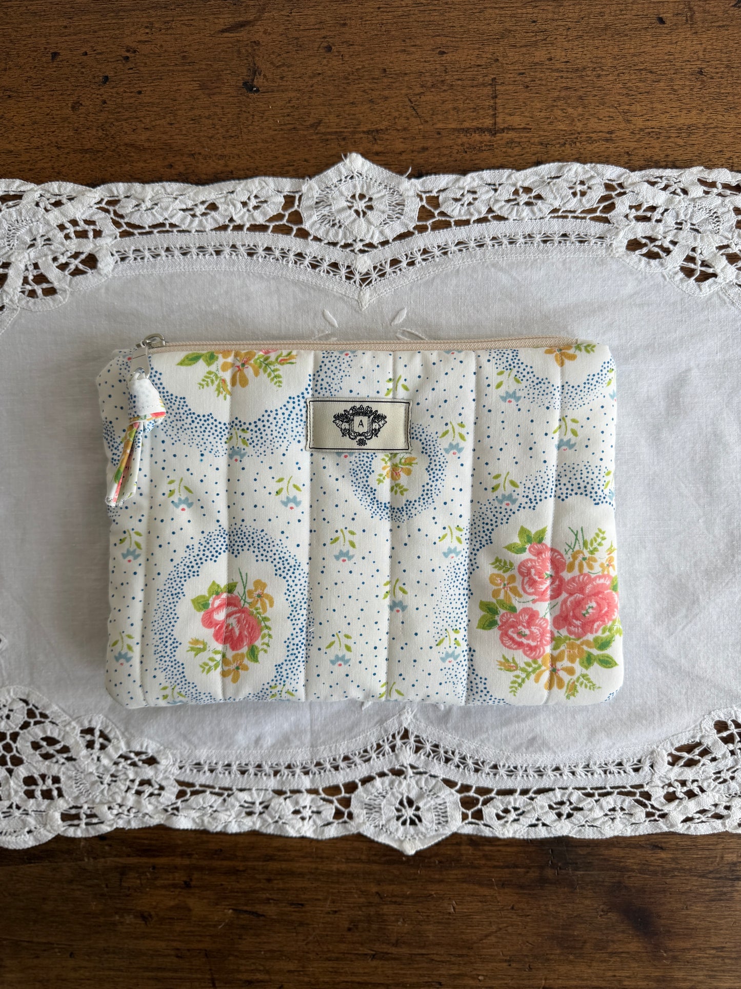 Pochette avec fleurs anciennes