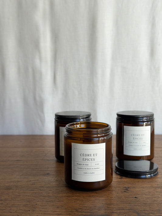 Bougie cèdre et épices