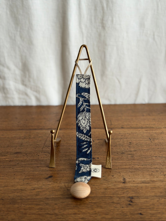 Attache-suce bleu foncée