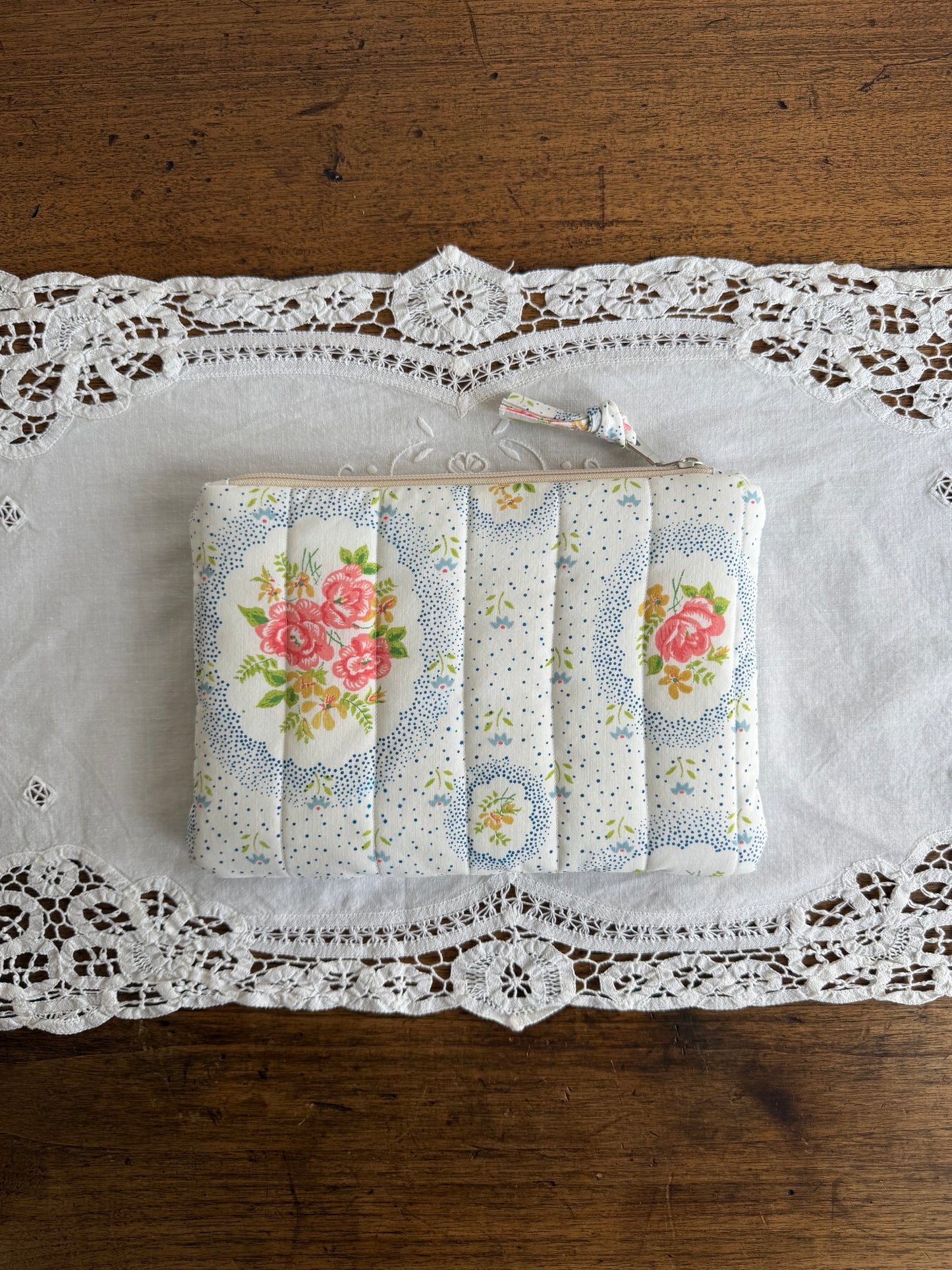 Pochette avec fleurs anciennes